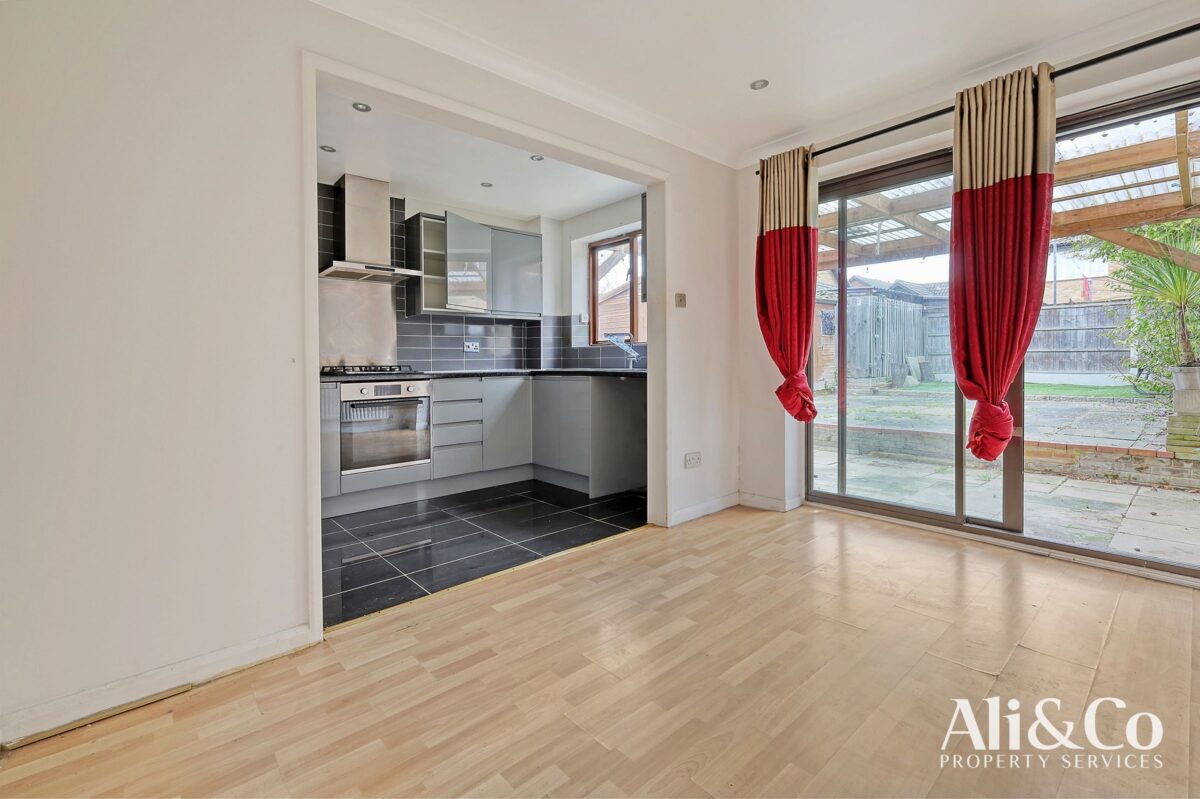 Archates Avenue, Grays