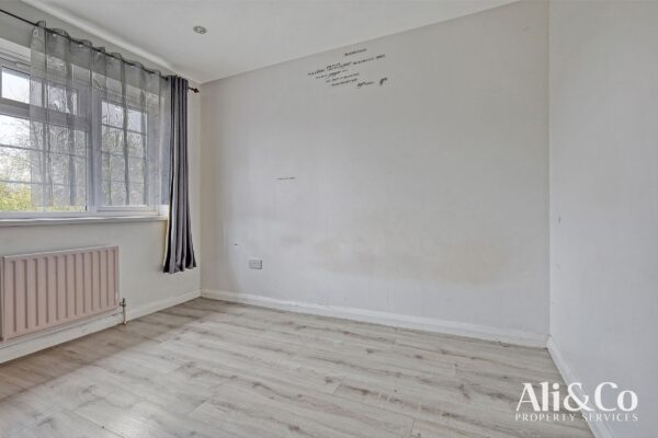 Archates Avenue, Grays