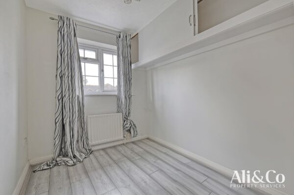 Archates Avenue, Grays