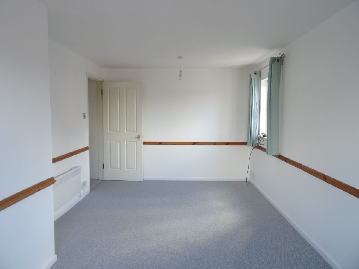 Duarte Place, Grays