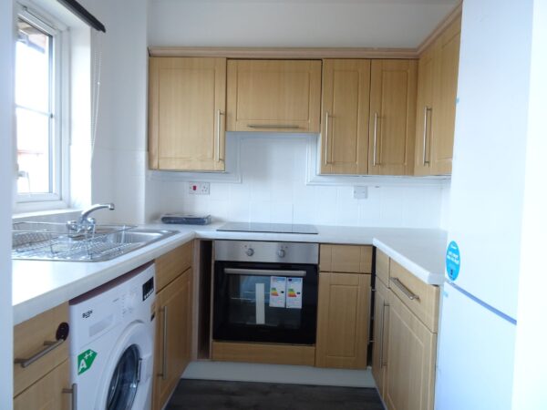 Duarte Place, Grays