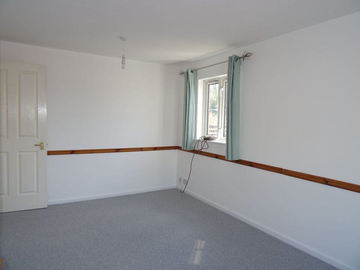 Duarte Place, Grays