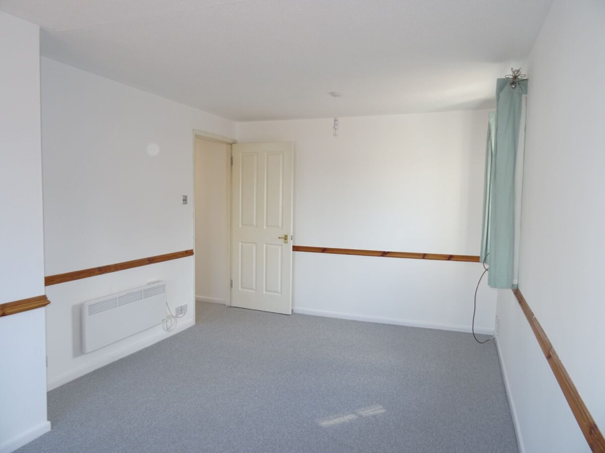 Duarte Place, Grays