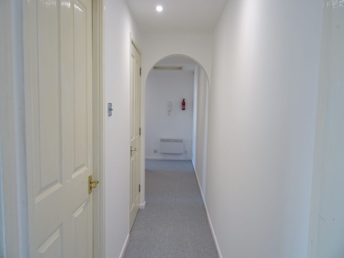 Duarte Place, Grays