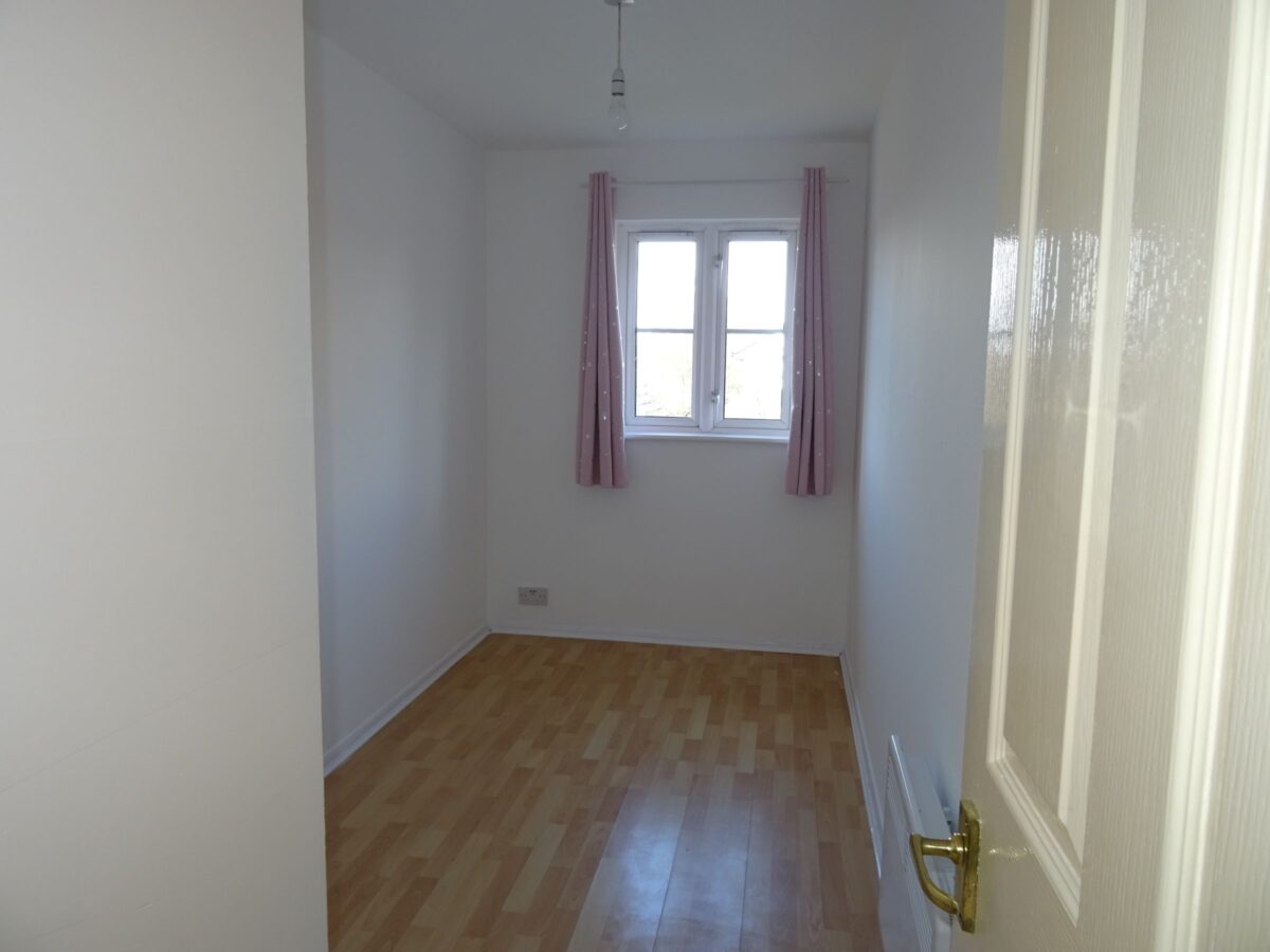 Duarte Place, Grays