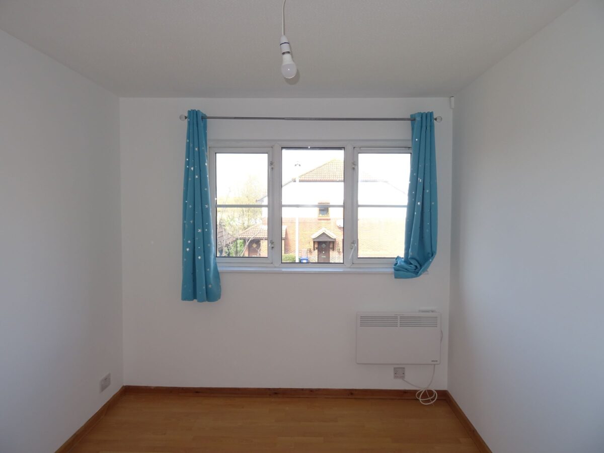 Duarte Place, Grays