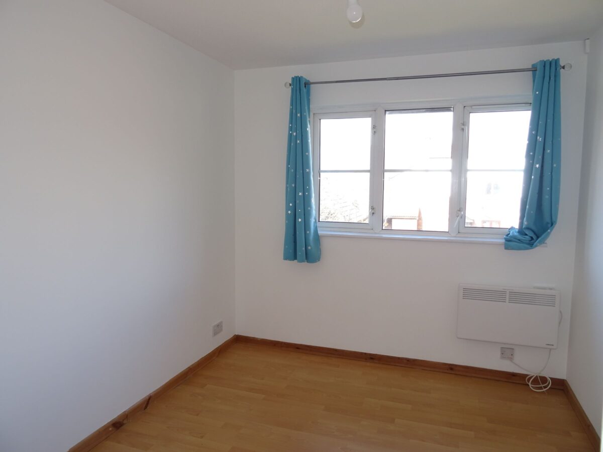 Duarte Place, Grays