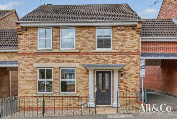 Maunder Close, Grays