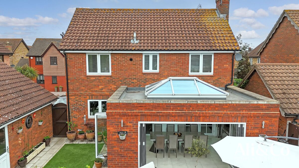 Conrad Close, Grays