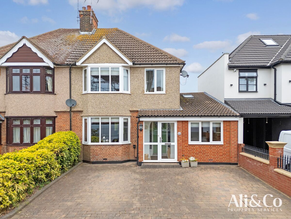 Tennyson Avenue, Grays