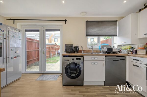 Sunliner Way, South Ockendon