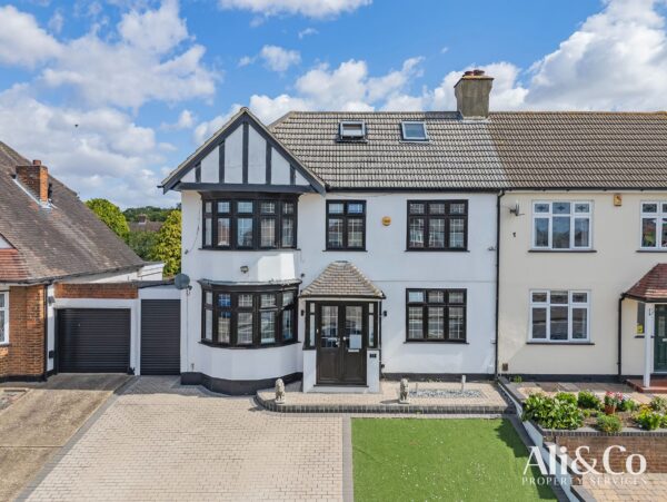 Wood View, Grays