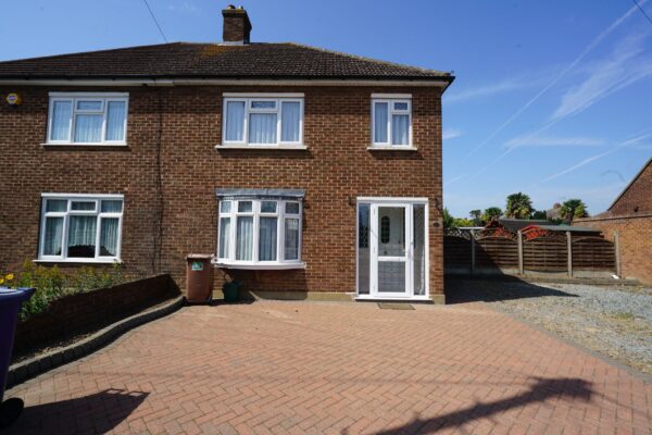 Elmway, Grays