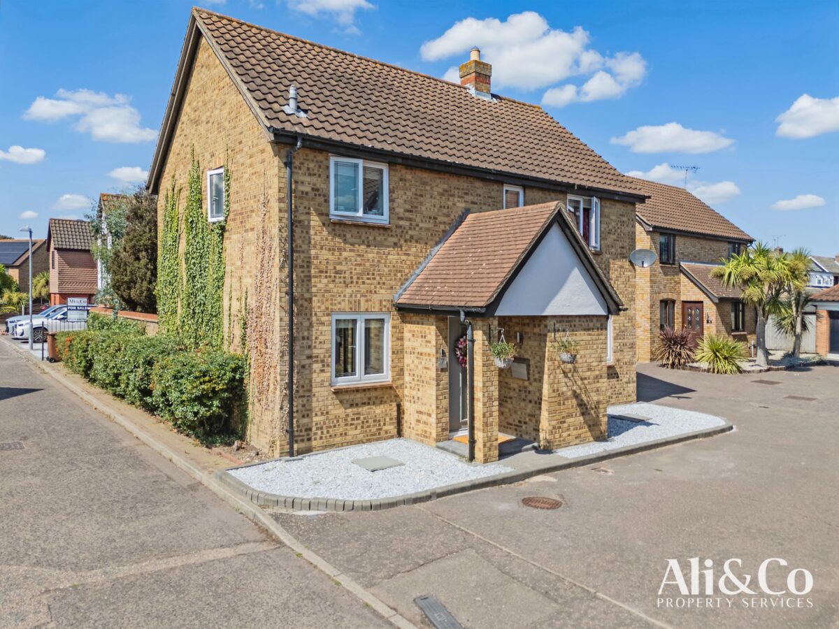 Conrad Close, Grays