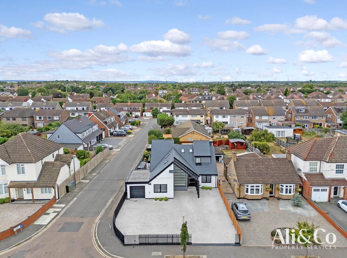 Windsor Avenue, Grays