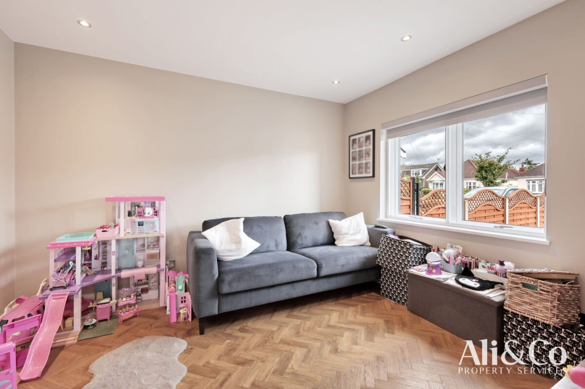 Windsor Avenue, Grays