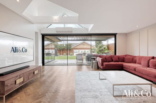 Windsor Avenue, Grays