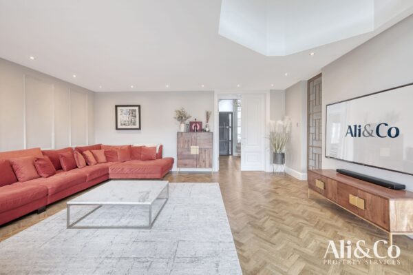 Windsor Avenue, Grays