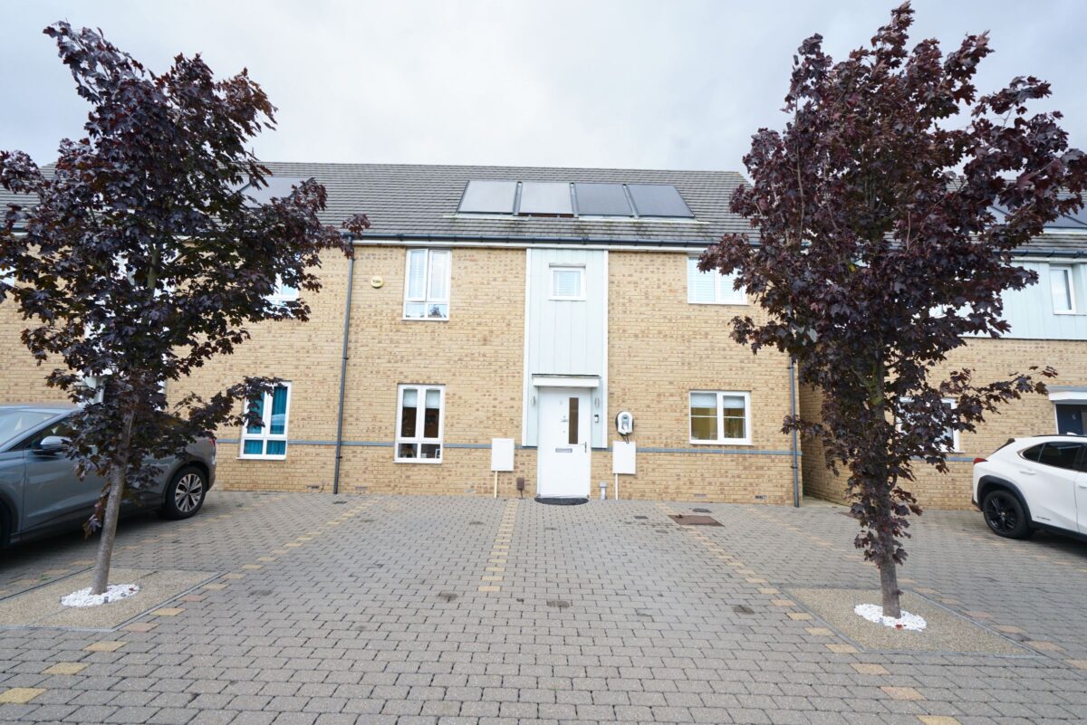 College Way, Grays