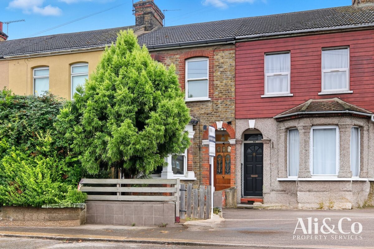 Whitehall Road, Grays