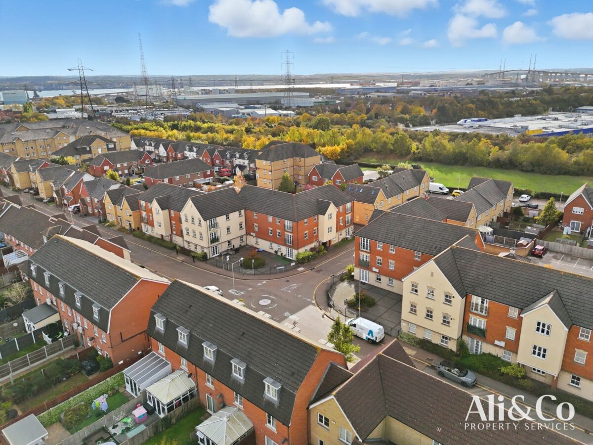 Rawlyn Close, Grays