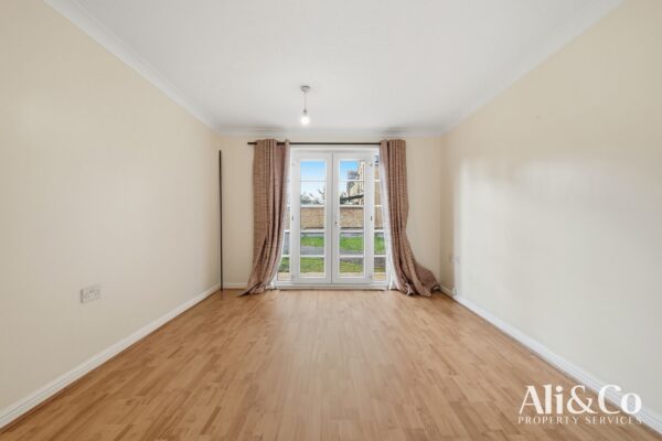Rawlyn Close, Grays