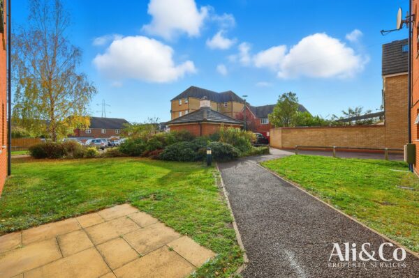 Rawlyn Close, Grays