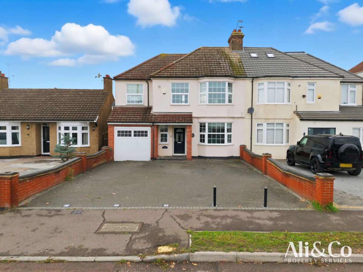 Windsor Avenue, Grays