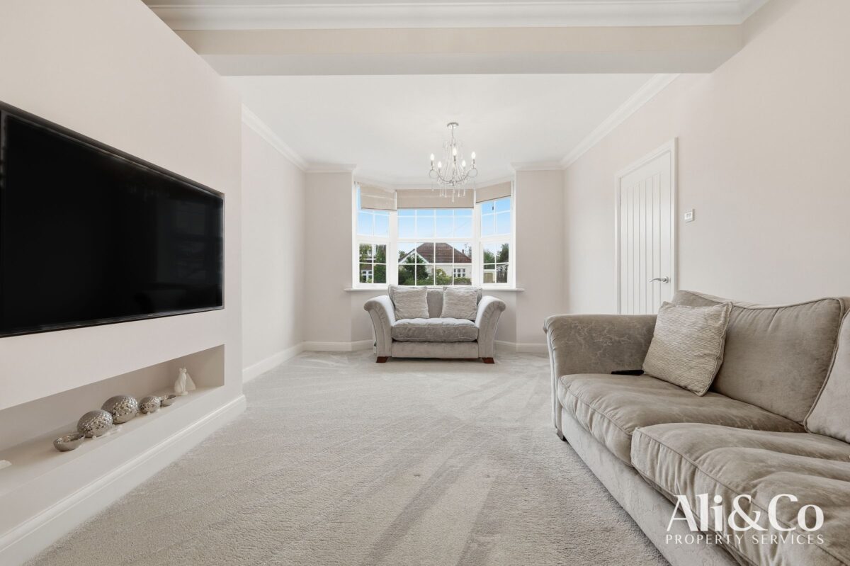 Windsor Avenue, Grays