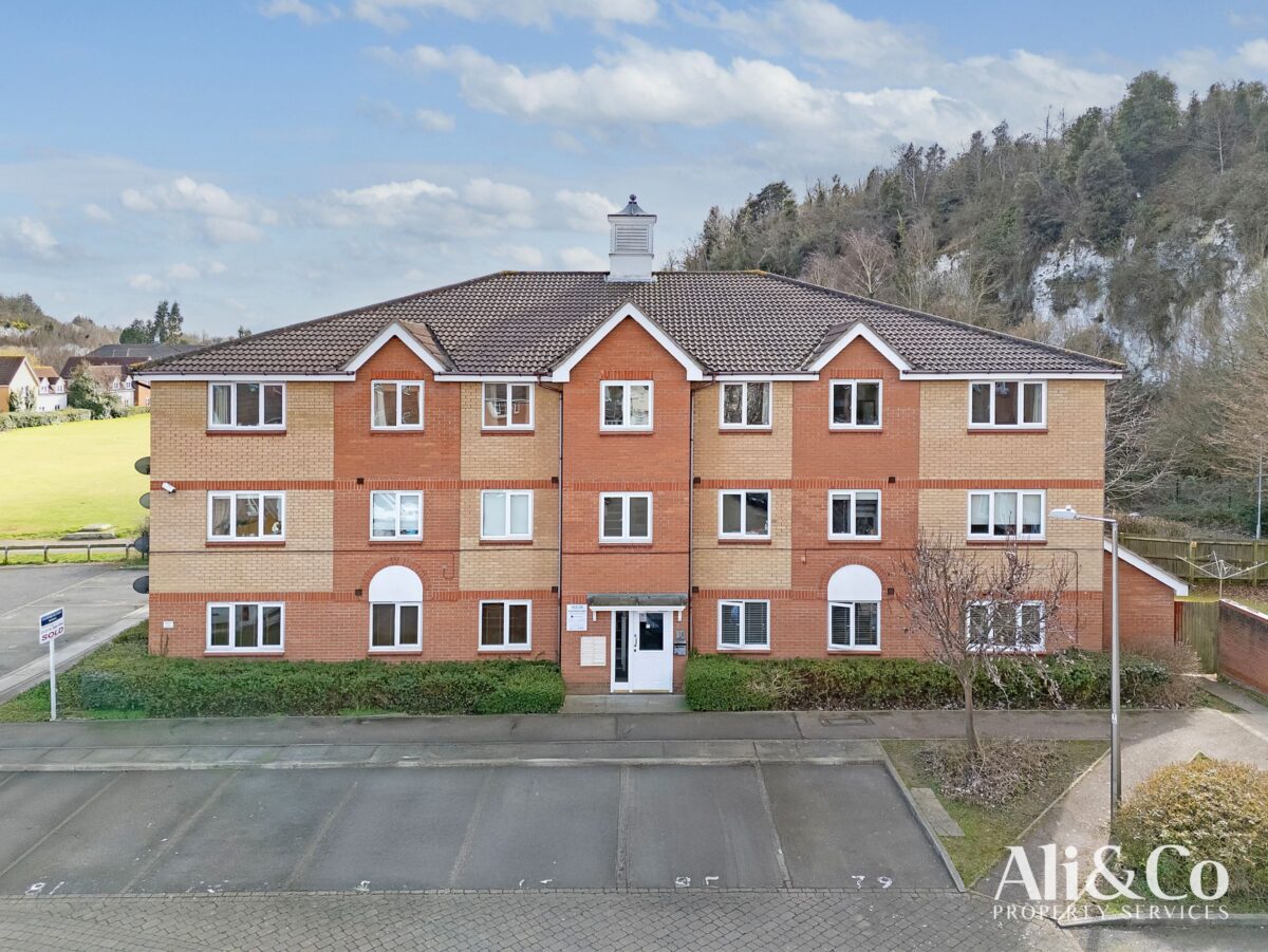 Frobisher Gardens, Chafford Hundred