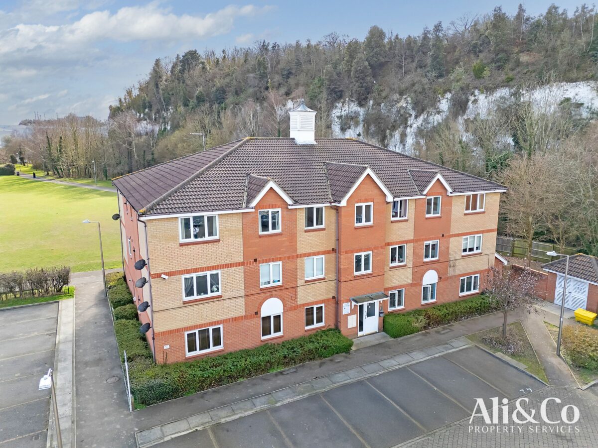 Frobisher Gardens, Chafford Hundred