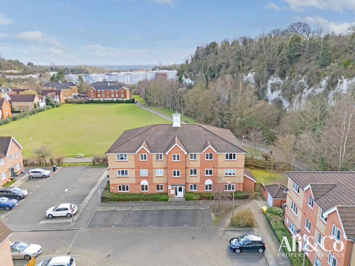 Frobisher Gardens, Chafford Hundred