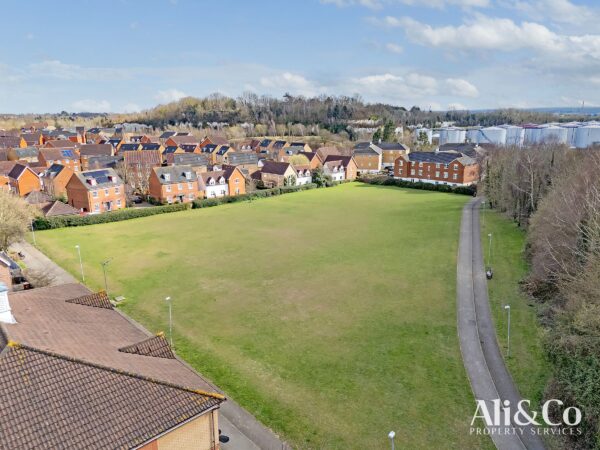 Frobisher Gardens, Chafford Hundred