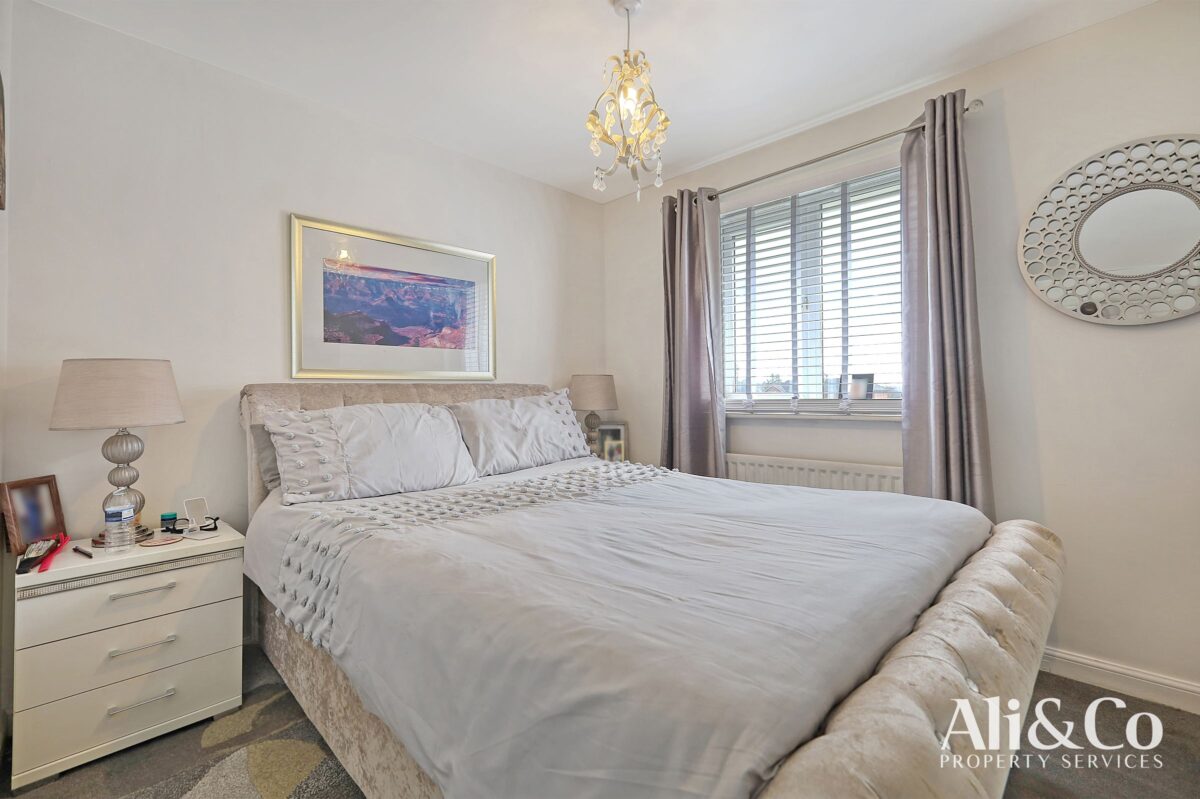 Frobisher Gardens, Chafford Hundred