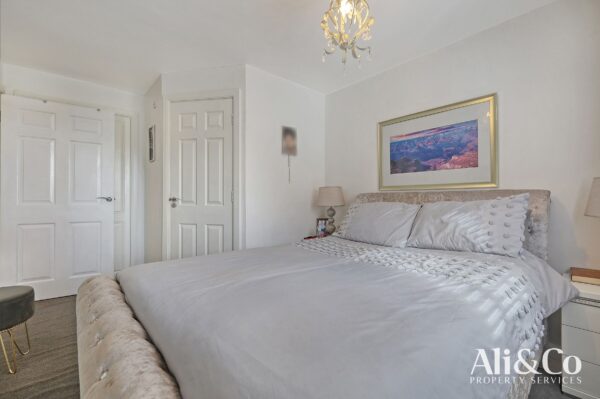 Frobisher Gardens, Chafford Hundred