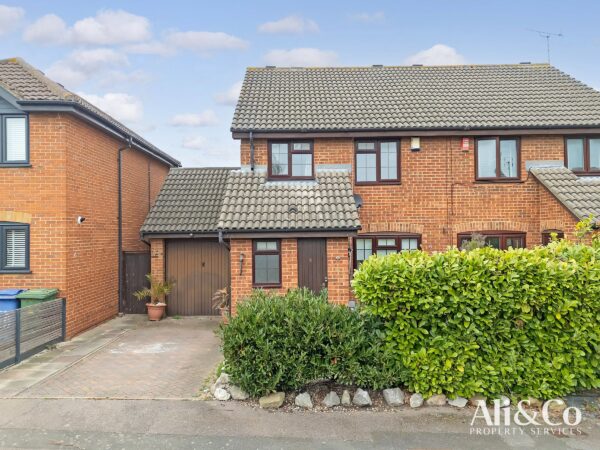 Archates Avenue, Grays