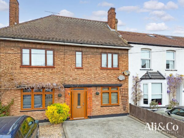 Como Street, Romford