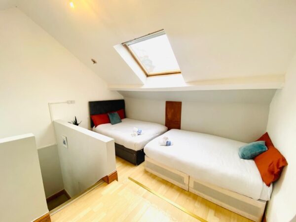 Commercial Road, London