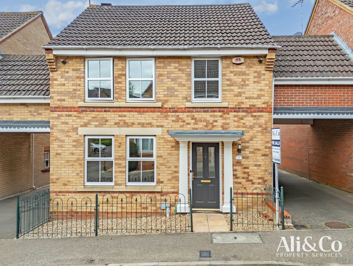 Maunder Close, Chafford Hundred