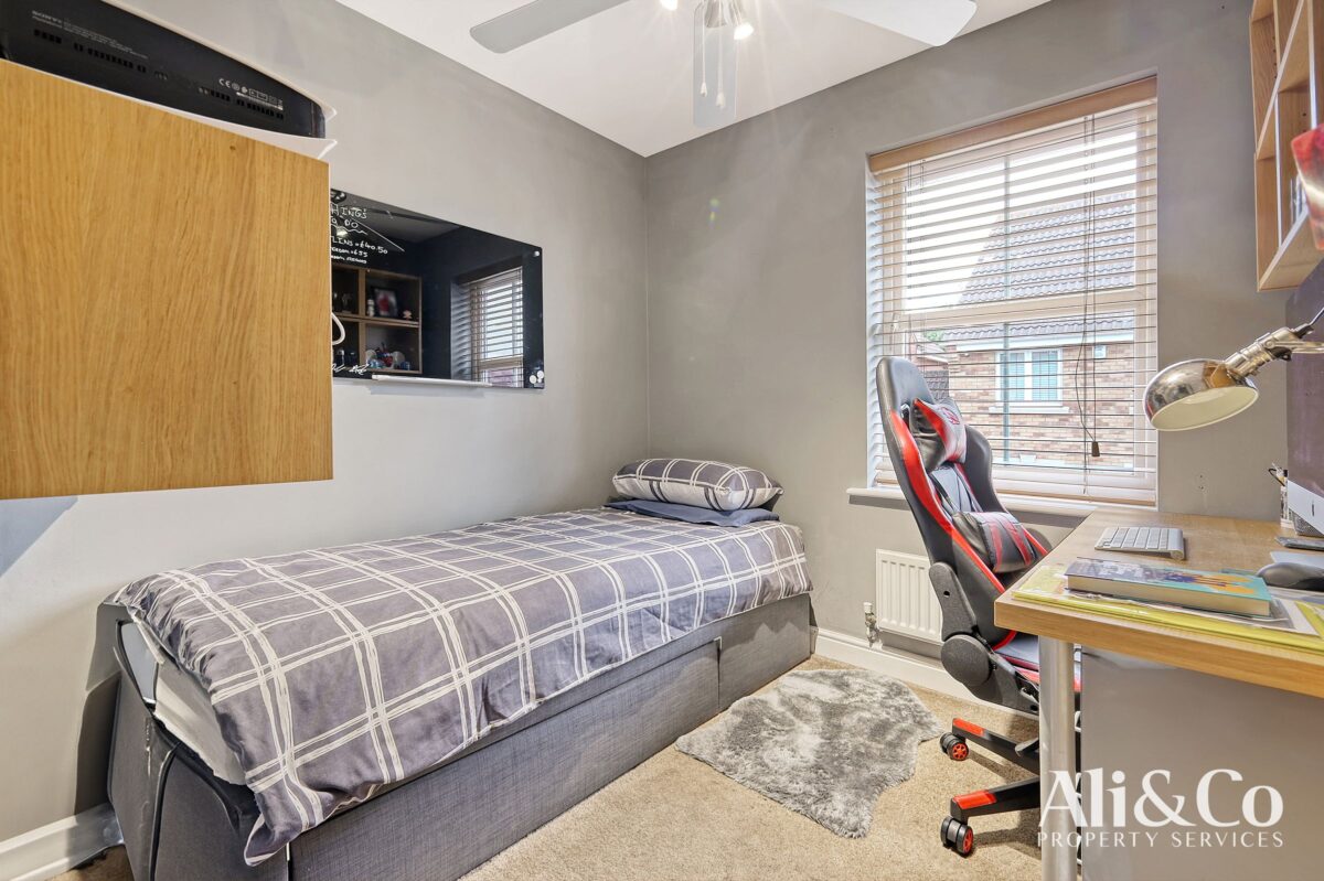 Maunder Close, Chafford Hundred