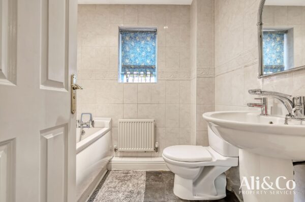 Maunder Close, Chafford Hundred