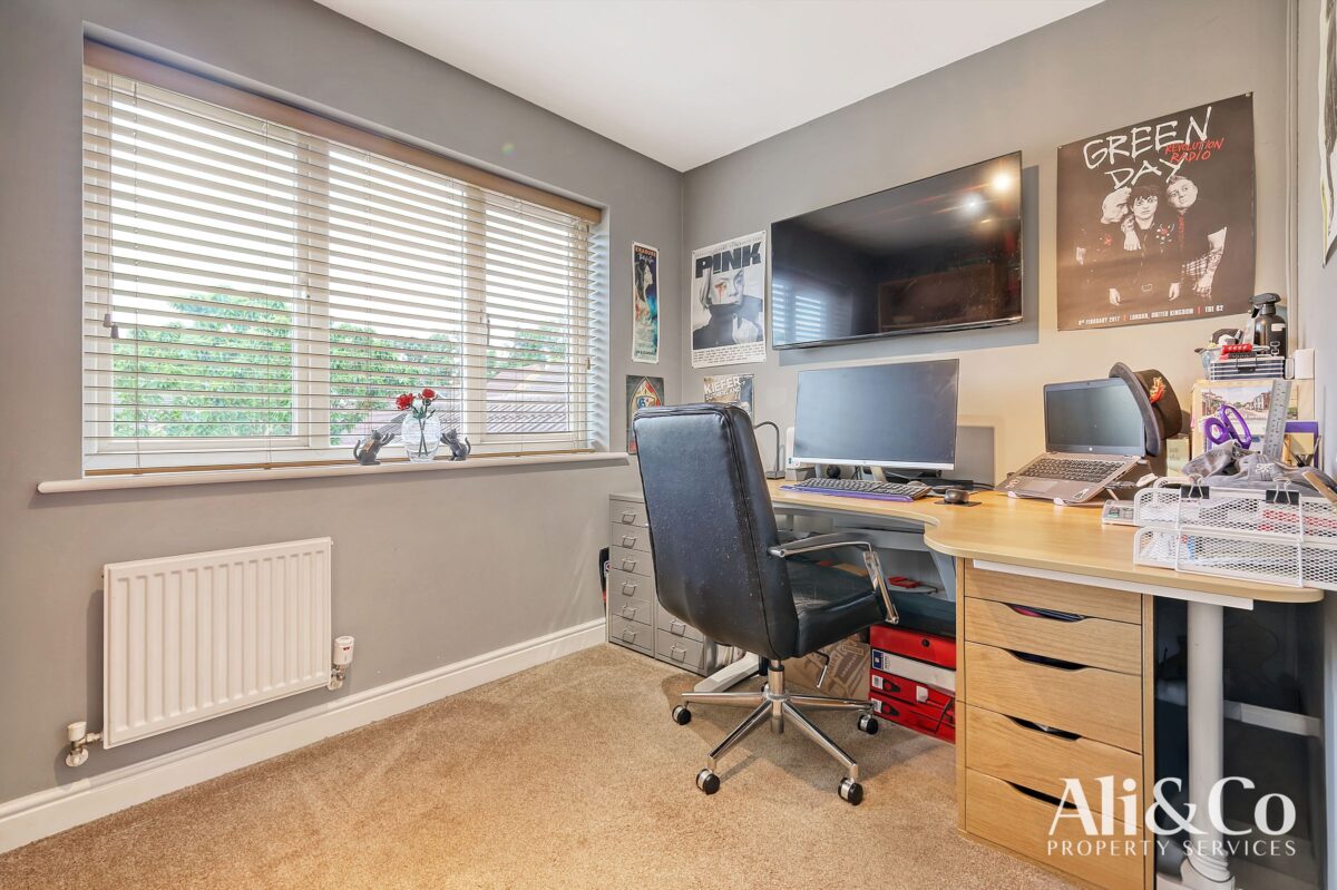 Maunder Close, Chafford Hundred