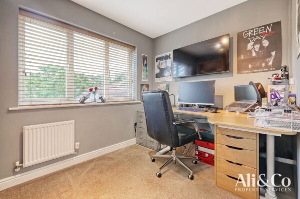 Maunder Close, Chafford Hundred