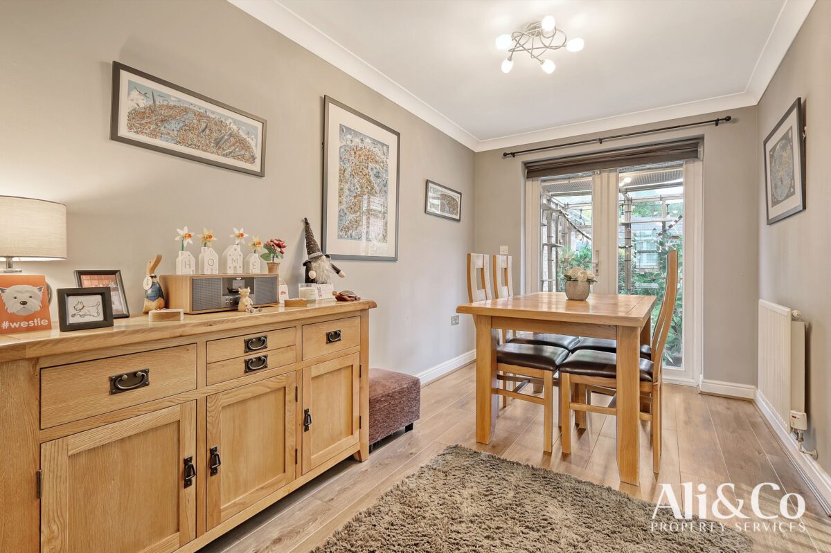 Maunder Close, Chafford Hundred