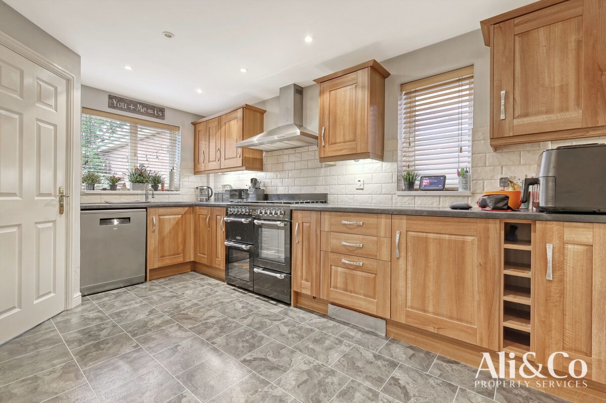 Maunder Close, Chafford Hundred