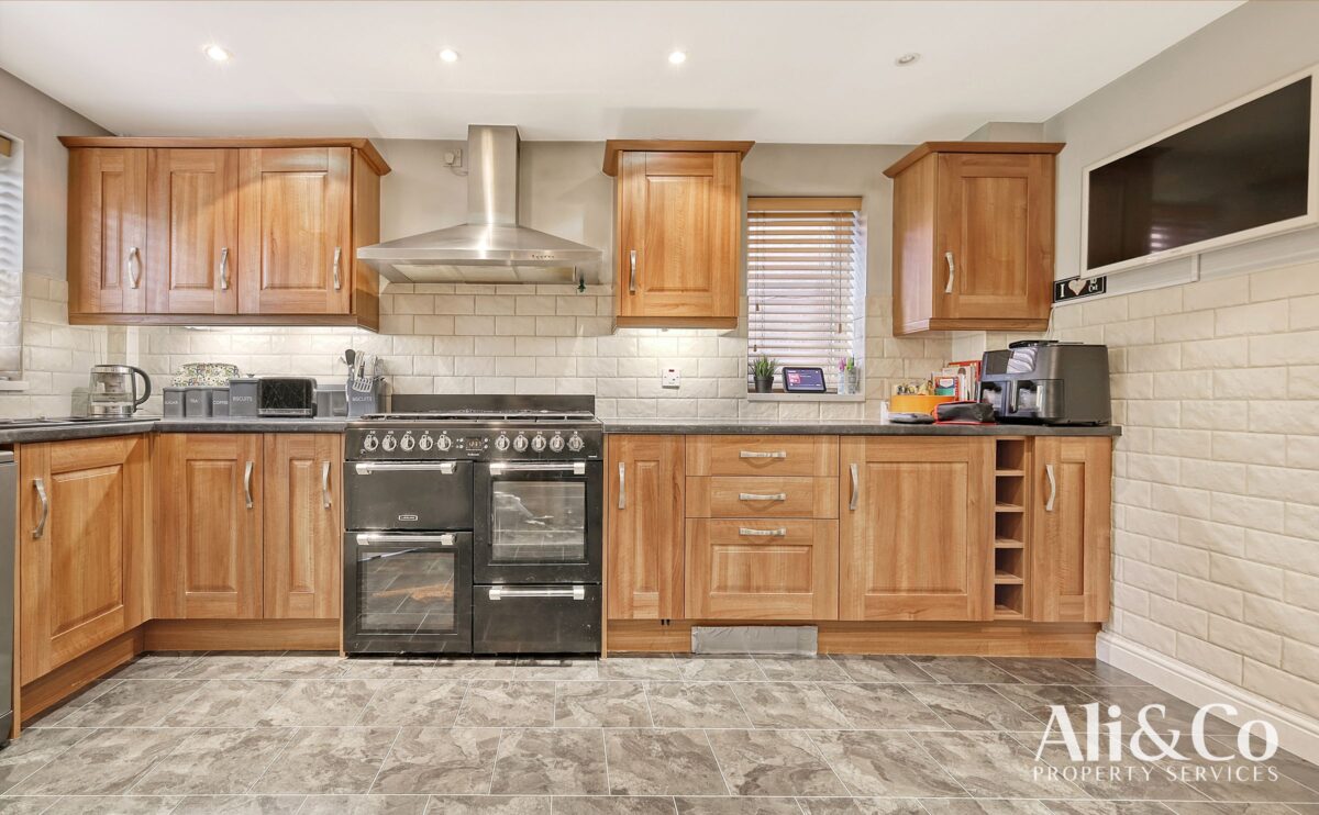 Maunder Close, Chafford Hundred