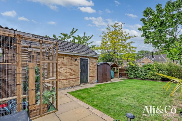 Maunder Close, Chafford Hundred