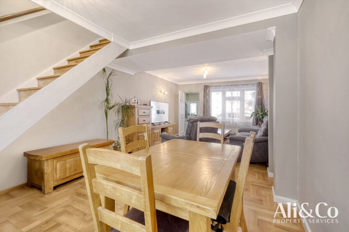 Charles Street, Grays