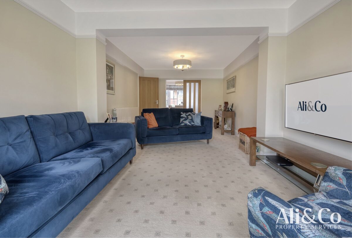 Tennyson Avenue, Grays