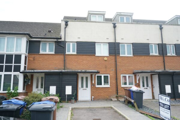 North Road, Purfleet